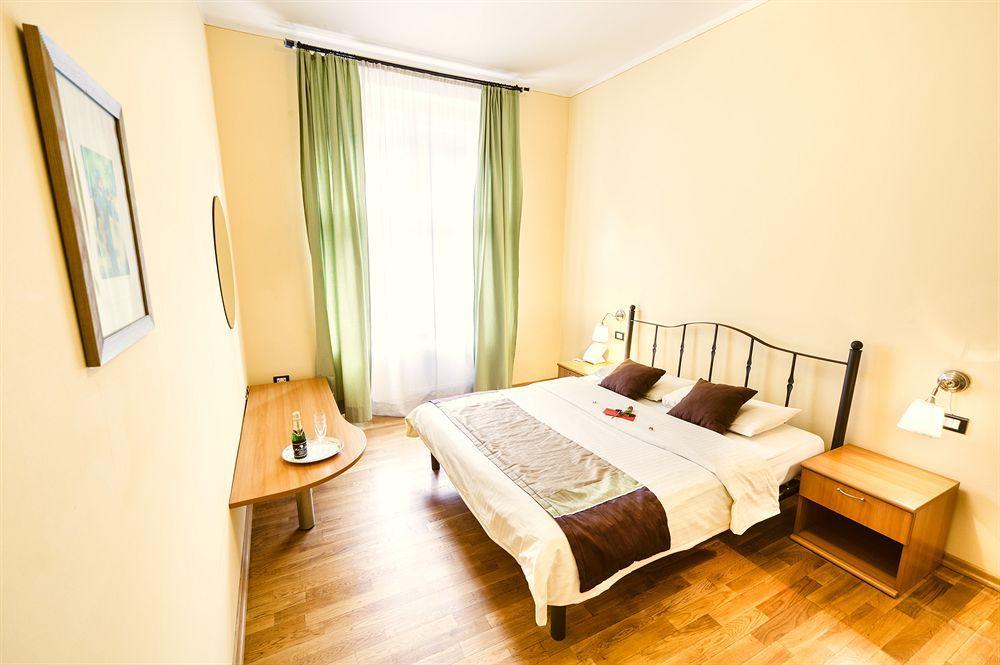 Central Hotel Tiepolo Прага Екстер'єр фото